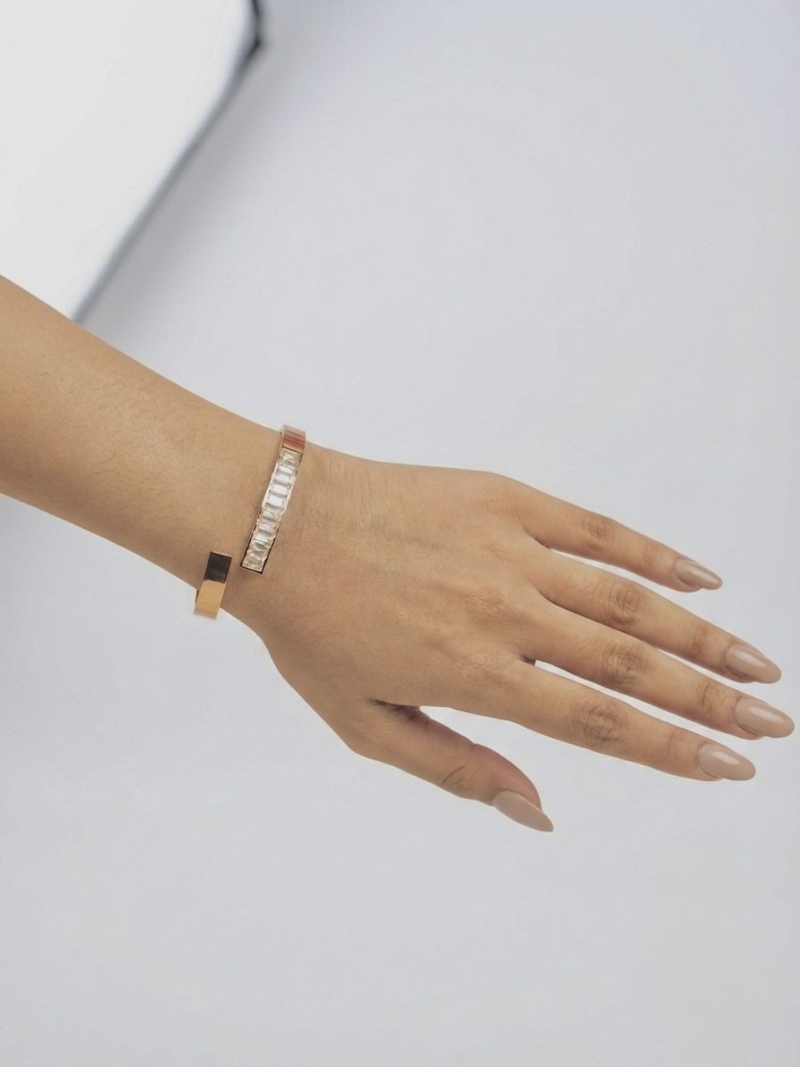noor-crystal-touch-bracelet