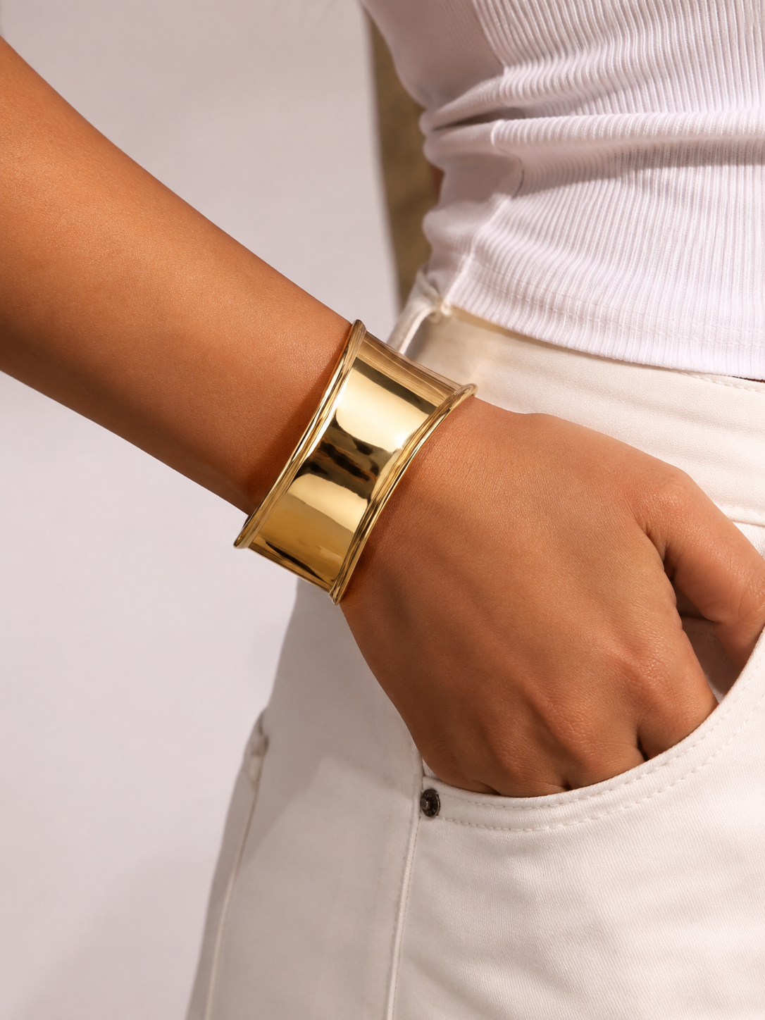 aurelia-curve-gold-tone-cuff